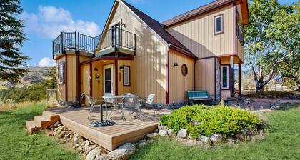 Spacious Cabin With Stunning Views, Wifi, Fully Stocked Kitchen & W/D