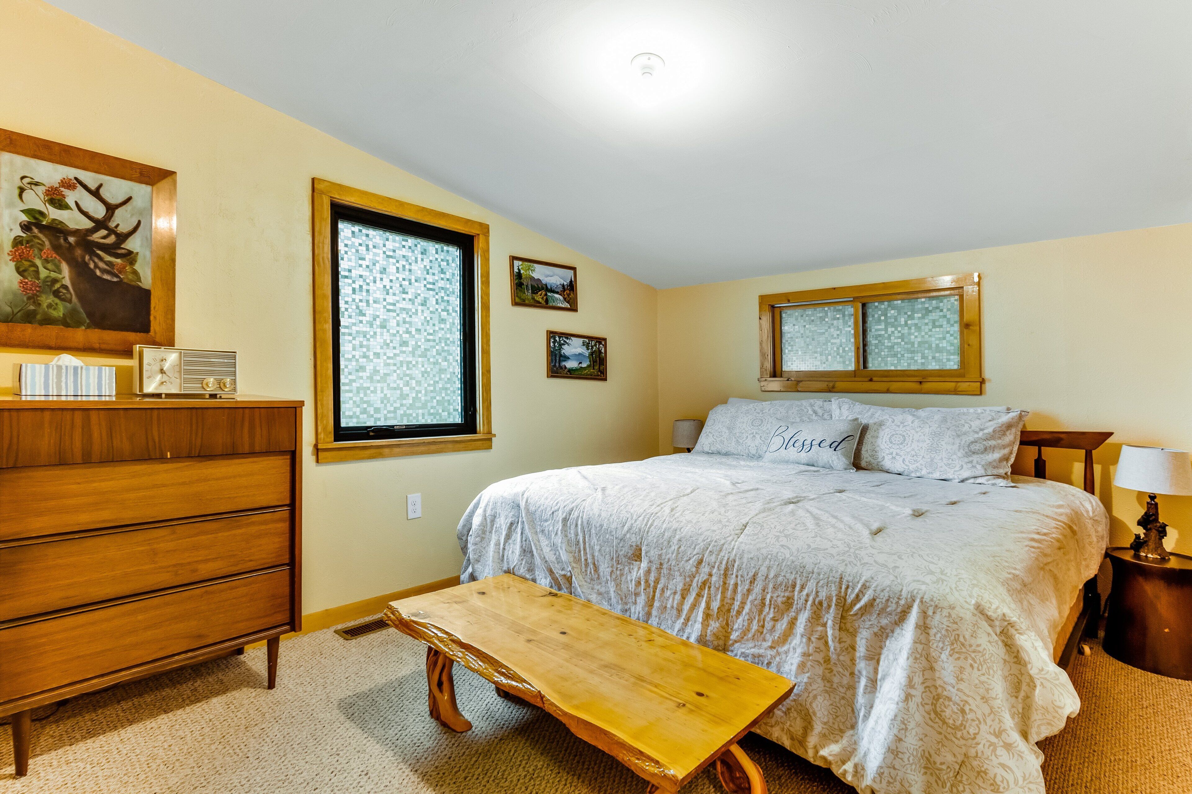 Cabin, Multiple Beds, Mountain View (On the River) | 3 bedrooms, individually decorated, individually furnished, bed sheets