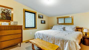 Cabin, Multiple Beds, Mountain View (On the River) | 3 bedrooms, individually decorated, individually furnished, bed sheets
