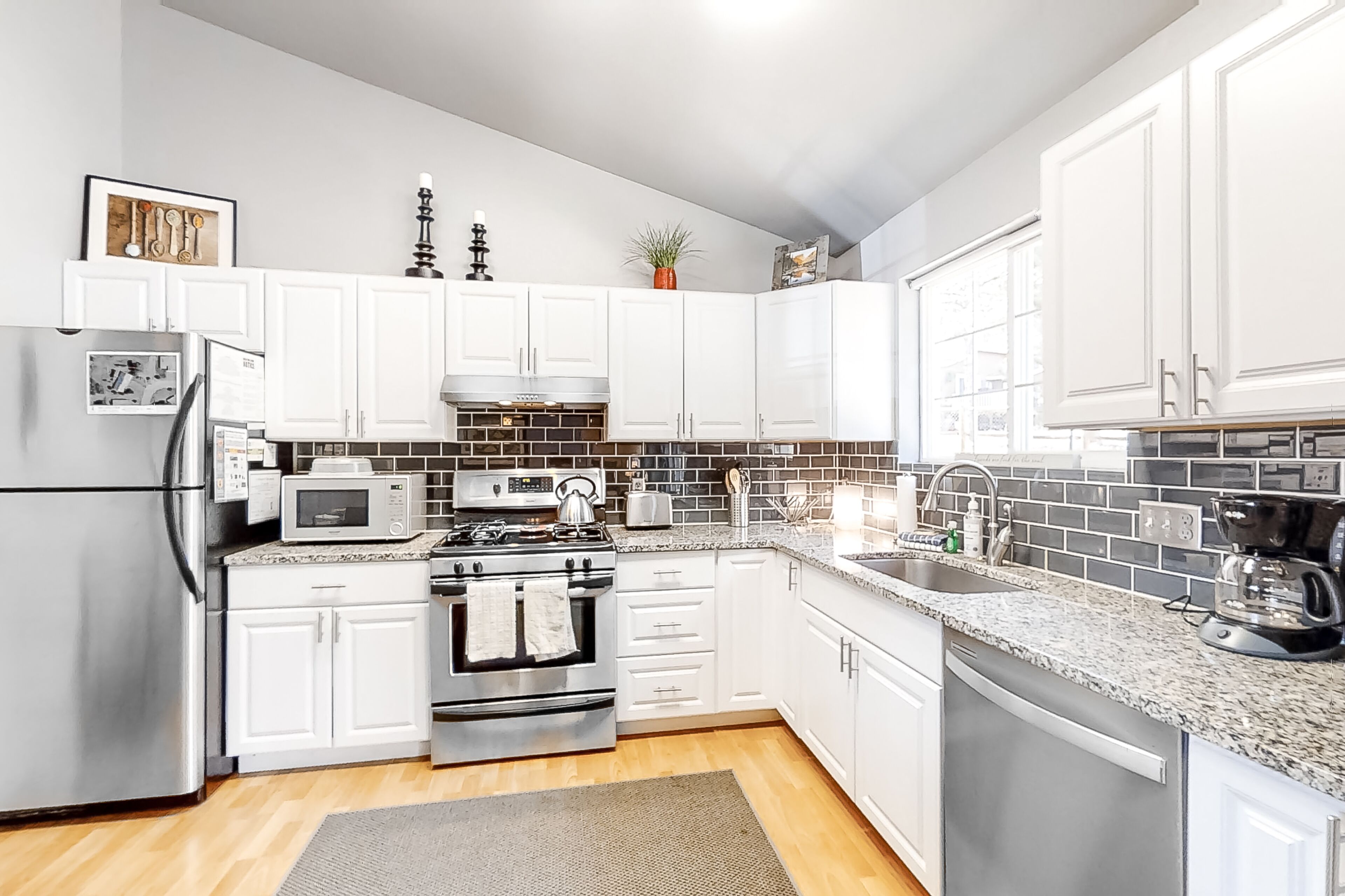 Casa, varias camas, vistas al jardín (Morgan Pine House) | Cocina privada