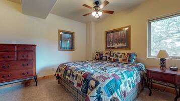 Cabin, Multiple Beds, Mountain View (Twin Pines Cabin)