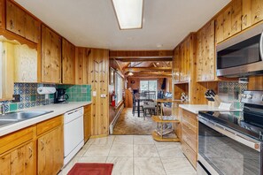 Kabin, Beberapa Tempat Tidur, pemandangan gunung (High Pines Cabin) | Dapur pribadi