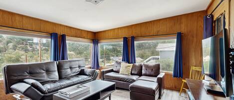 Cottage, Meerdere bedden, keuken, uitzicht op bergen (Courtney Cottage) | Woonruimte