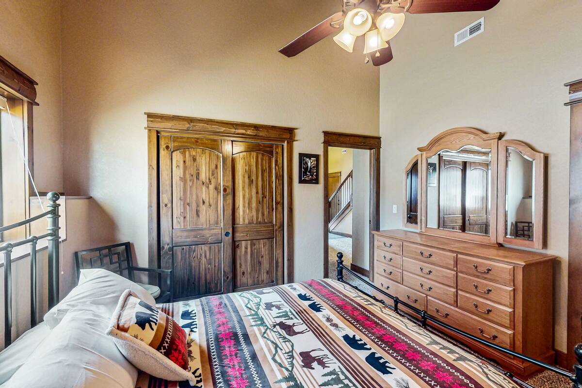 Maison mitoyenne, plusieurs lits, balcon, vue montagne (Timber Mountain Retreat)