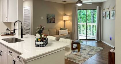Cozy Lakeview 1BR Apt with Balcony + Pool Near Atlanta
