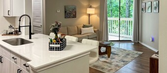 Cozy Lakeview 1BR Apt with Balcony + Pool Near Atlanta