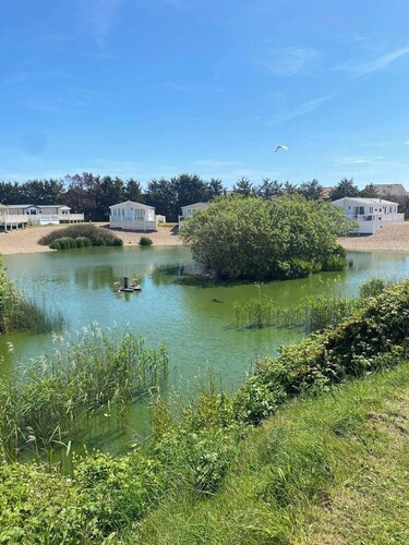 Cabin Sleeps 6 With Parking Near Beach