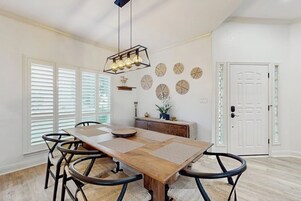 3 habitaciones, decoración personalizada y muebles diferentes