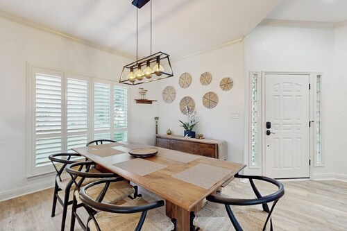 Modern Home Near Lake LBJ With Enclosed Yard, Patio, Grill & Central AC