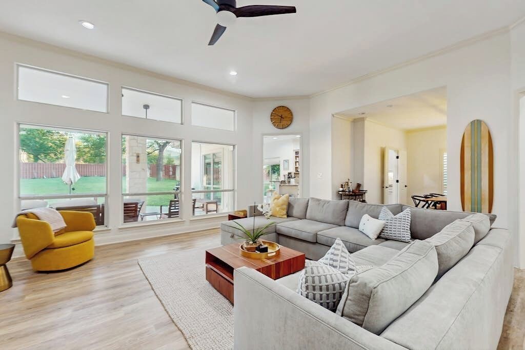 House, Multiple Beds, Patio, Garden View (Horseshoe Bay Beauty) | Living area