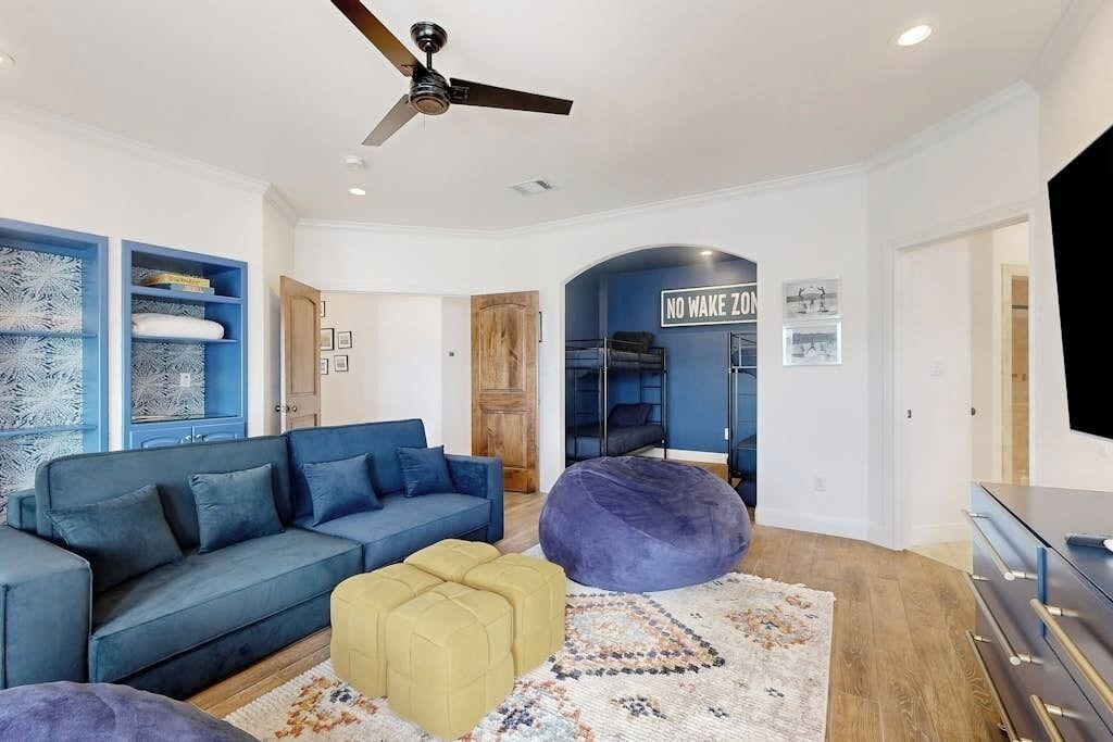House, Multiple Beds, Pool Access, Pool View (Open Water Oasis) | Living area