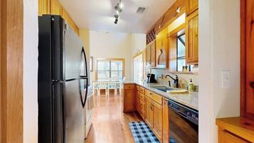 House, Multiple Beds, Kitchen, Garden View (Casa San Antonio) | Private kitchen