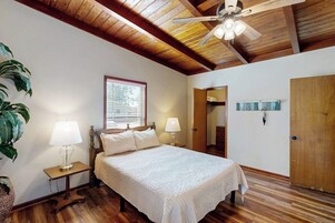 1 habitación, decoración personalizada y muebles diferentes