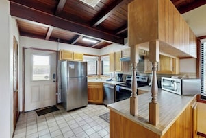 Casa de campo, varias camas (Little House on LBJ) | Cocina privada
