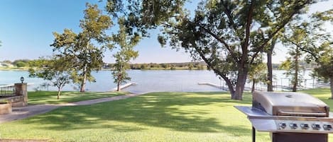 Nhà, nhiều giường, bồn tắm nước nóng (Sunny Days Lake Retreat) | Quang cảnh từ phòng