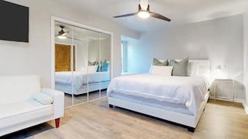 Apartment, Mehrere Betten (Way to the Bay) | 2 Schlafzimmer, individuell dekoriert, individuell eingerichtet