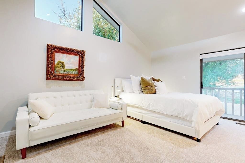 Condo, Multiple Beds (Way to the Bay) | 2 bedrooms, individually decorated, individually furnished, bed sheets