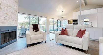 Dog-friendly Waterfront Retreat With a Washer/dryer, Furnished Patio, & AC