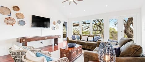 Maison, plusieurs lits (Cliff side Oasis) | Coin séjour