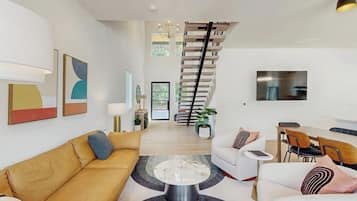 House, Multiple Beds (LBJ Overlook) | Living area