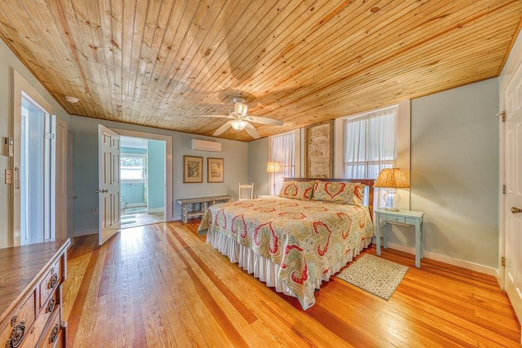 House, Multiple Beds, Patio, Garden View (White Dairy Guesthouse) | 4 bedrooms, individually decorated, individually furnished, bed sheets