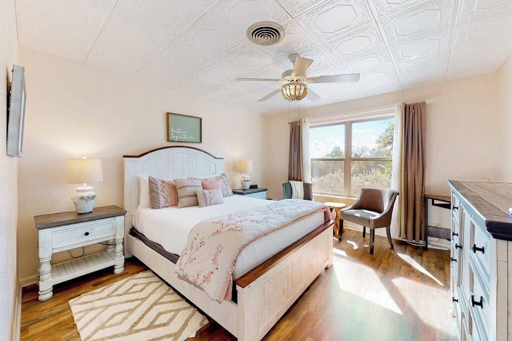 House, Multiple Beds, Garden View (Suniland Cottage) | 3 bedrooms, individually decorated, individually furnished, bed sheets