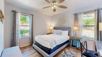House, Multiple Beds, Garden View (Suniland Cottage) | 3 bedrooms, individually decorated, individually furnished, bed sheets