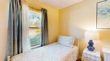 Casa, varias camas, vista al jardín (Suniland Cottage)