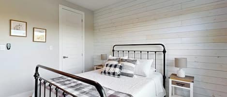 House, Multiple Beds, Garden View (Villa Grace) | 3 bedrooms, individually decorated, individually furnished, bed sheets