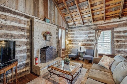 Dog-friendly Suite With a Fireplace - 290 Wine Tasting Trail
