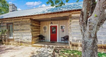 Dog-friendly Suite With a Fireplace - 290 Wine Tasting Trail
