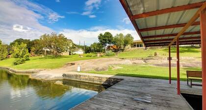 Renovated Waterfront Home With Wifi, Lake Views, Dock & Boat Lift - Dogs OK
