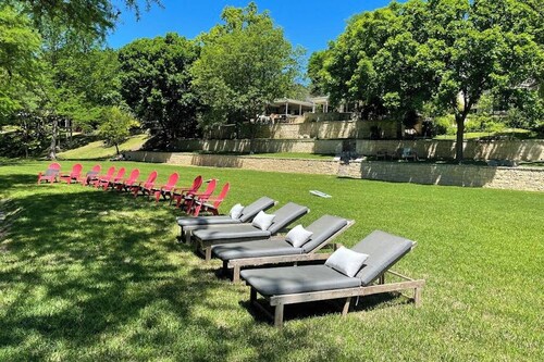 Inviting Waterfront Home With Pool, Patio, Fireplace, W/d, & Dog-friendly