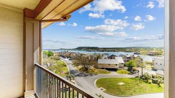 Apartment, 1 King-Bett, Poolblick (The Waters Condo Building 6 ) | Ausblick vom Zimmer