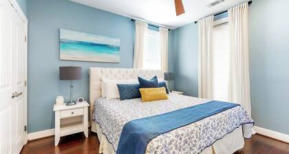 Water-view Condo With Balcony, Smart Tvs, Washer/dryer and Pool