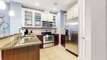 Condo, 1 King Bed, Pool View (The Waters Condo Building 6 ) | Private kitchen