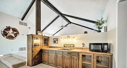 Snowbird-friendly House With Game Room, Full Kitchen, Balcony & W/D