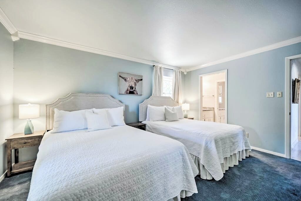 4 bedrooms, individually decorated, individually furnished, bed sheets