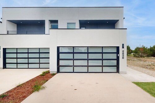 Modern Lago Vista Home With Balcony, Patio, Gas Grill, Wifi, and AC
