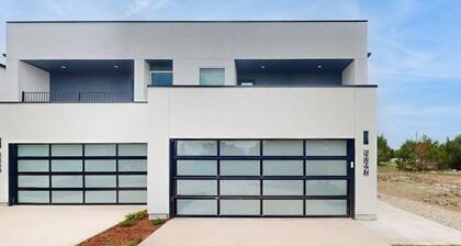 Modern Lago Vista Home With Balcony, Patio, Gas Grill, Wifi, and AC