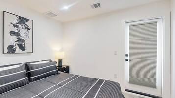 Condo, Multiple Beds, Balcony, Garden View (Lago Vista Hideaway) | 3 bedrooms, individually decorated, individually furnished, bed sheets