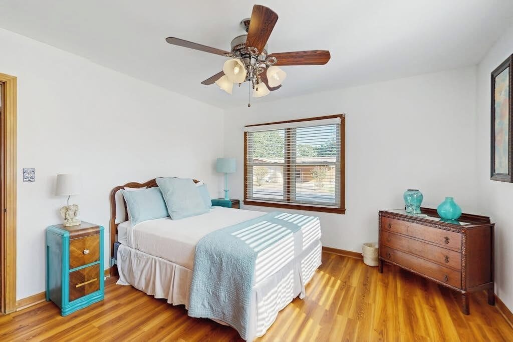 House, Multiple Beds, Garden View (Angels Rest) | 2 bedrooms, individually decorated, individually furnished, bed sheets