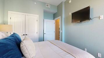 2 bedrooms, individually decorated, individually furnished, bed sheets