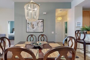 2 habitaciones, decoración personalizada y muebles diferentes