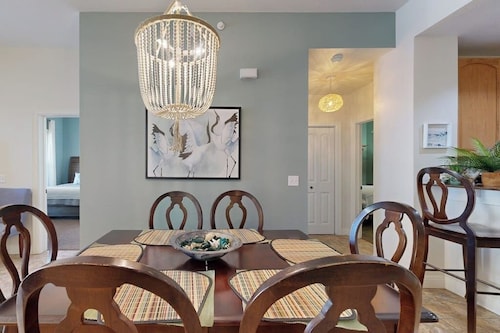 Hill Country Corner Condo at The Waters - Central AC, Lake Views & Pool