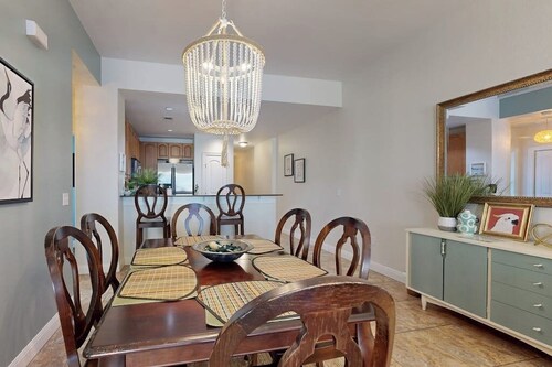 Hill Country Corner Condo at The Waters - Central AC, Lake Views & Pool