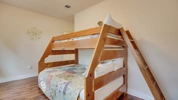 House, Multiple Beds (High View Retreat) | 4 bedrooms, individually decorated, individually furnished, bed sheets