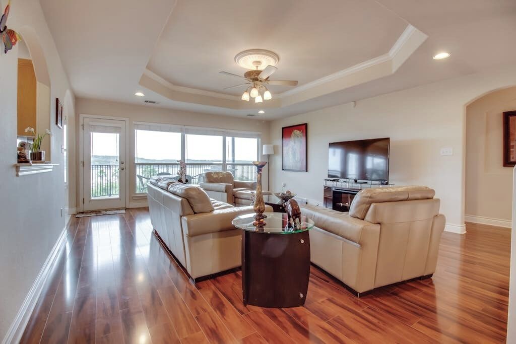 House, Multiple Beds (High View Retreat) | Living area