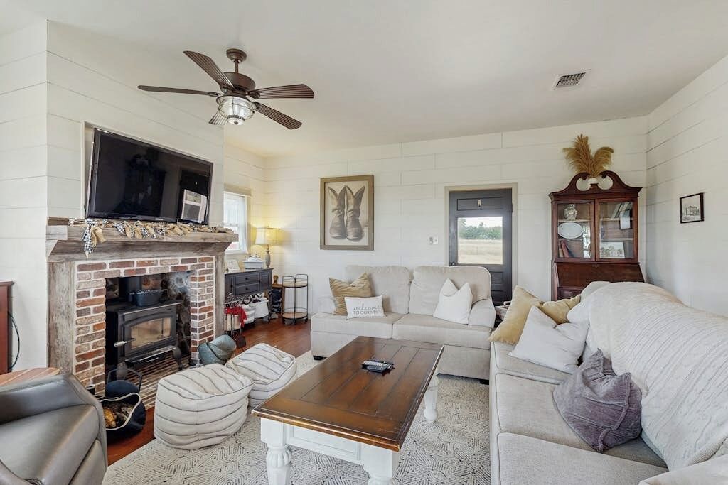 House, Multiple Beds, Garden View (Stonewall Ranch) | Living area