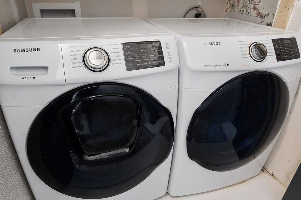 House, Multiple Beds, Garden View (Stonewall Ranch) | Laundry